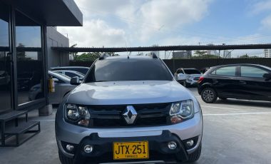 RENAULT DUSTER OROCH 2022 GRIS 2.0 4X4