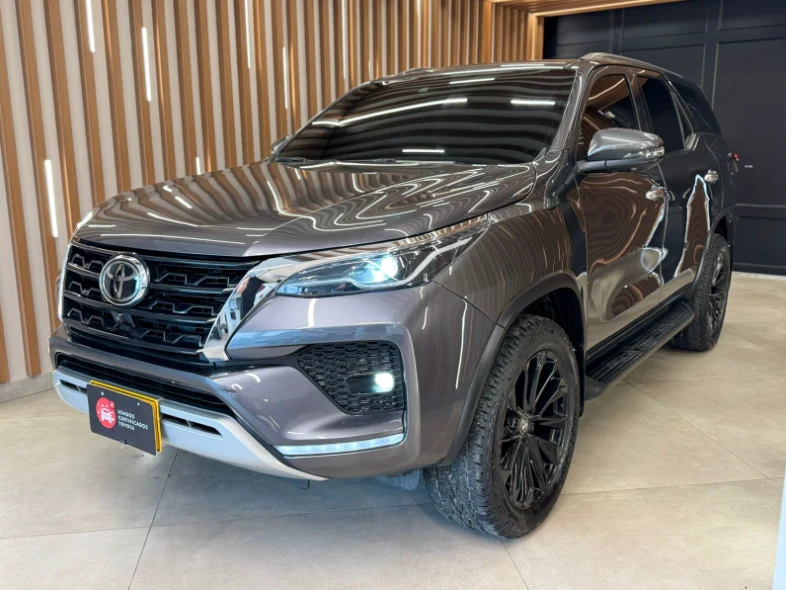 TOYOTA FORTUNER 2022